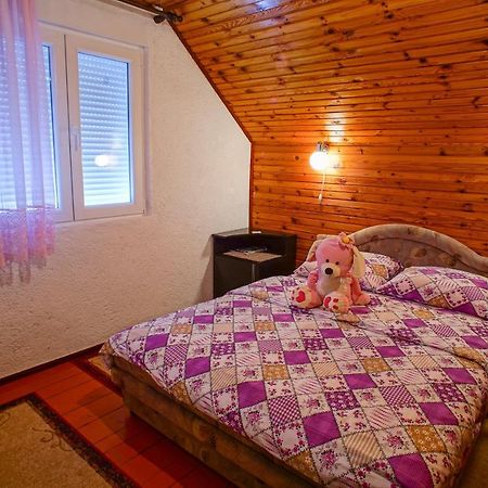 Lara Rooms Žabljak Buitenkant foto