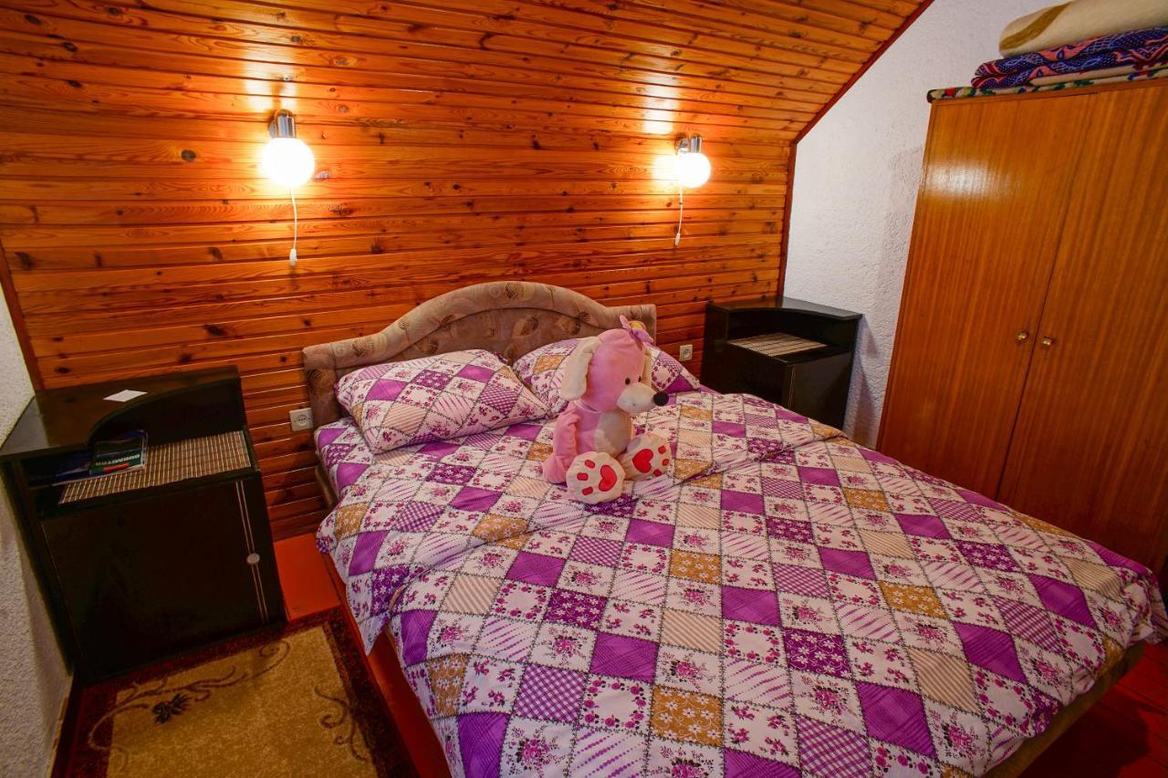 Lara Rooms Žabljak Buitenkant foto