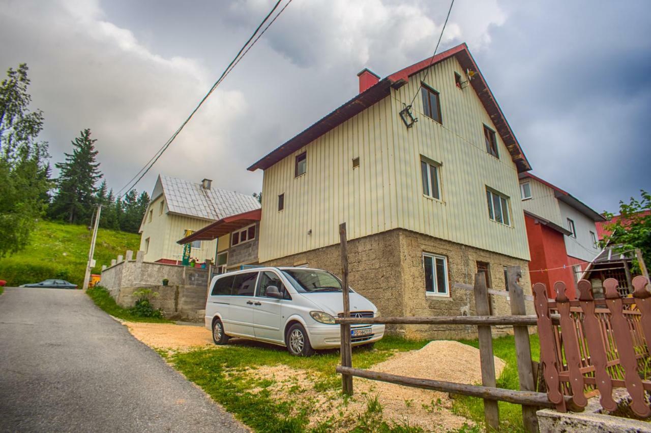 Lara Rooms Žabljak Buitenkant foto