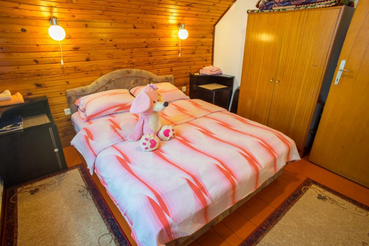 Lara Rooms Žabljak Buitenkant foto