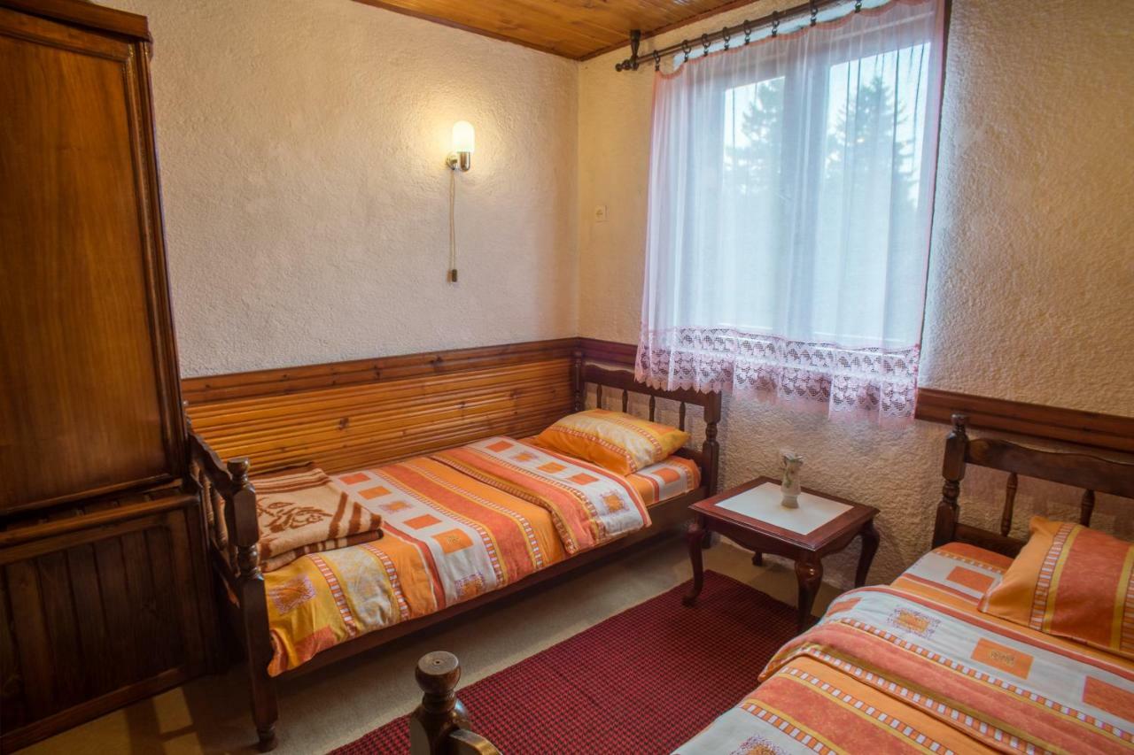 Lara Rooms Žabljak Buitenkant foto