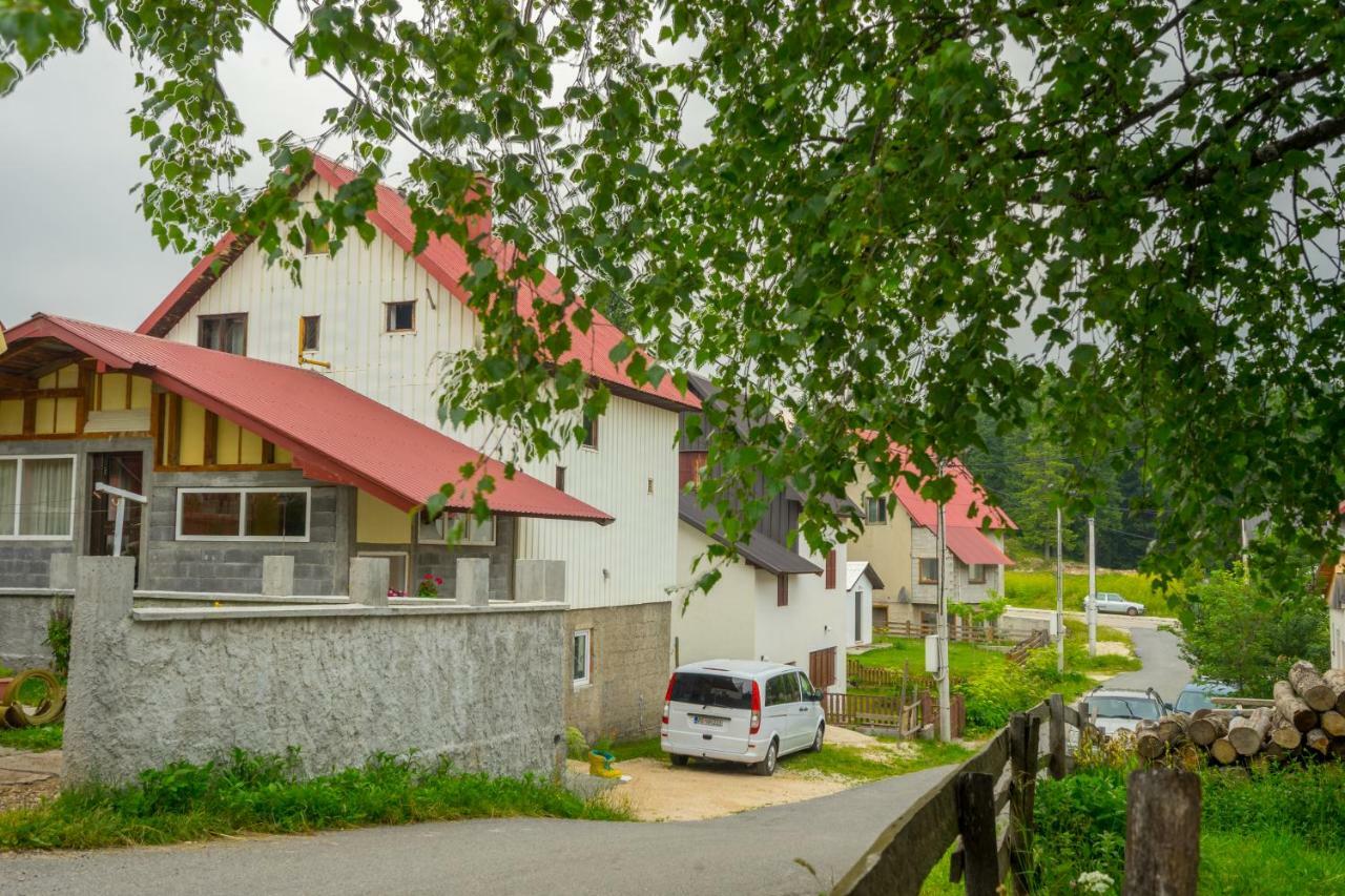 Lara Rooms Žabljak Buitenkant foto