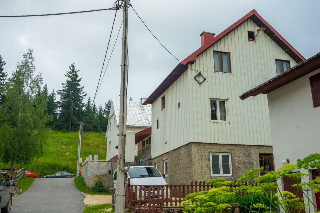 Lara Rooms Žabljak Buitenkant foto
