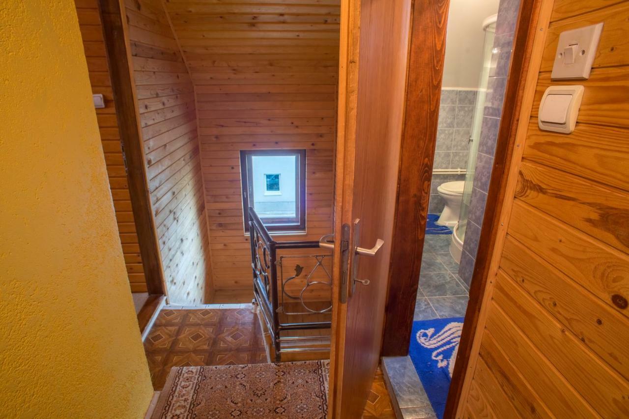Lara Rooms Žabljak Buitenkant foto